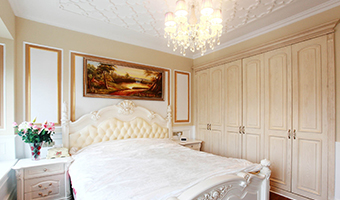 入墻式定制衣柜有哪些優(yōu)缺點？